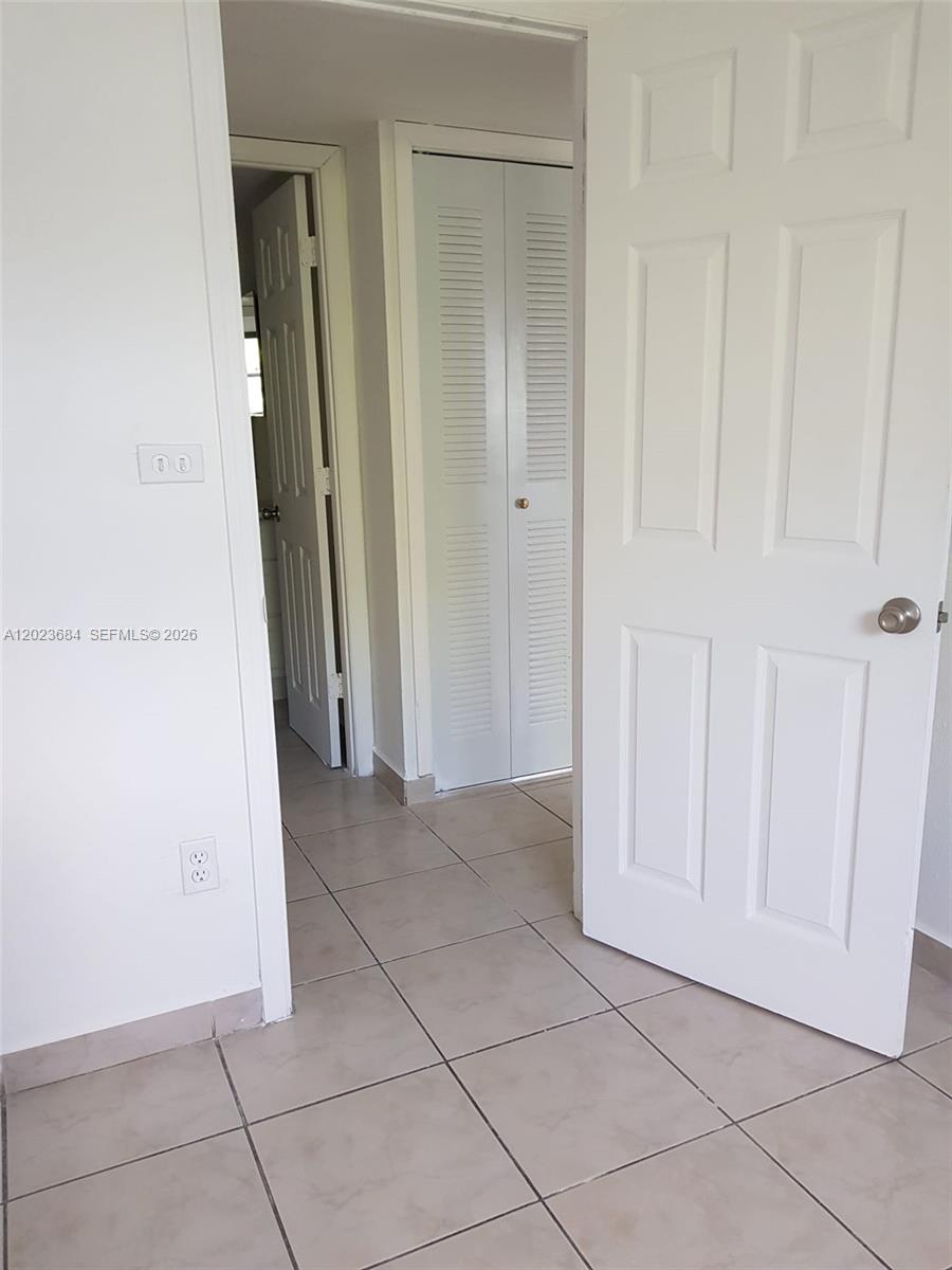 LAS ESTRELLAS CONDO - Residential Lease