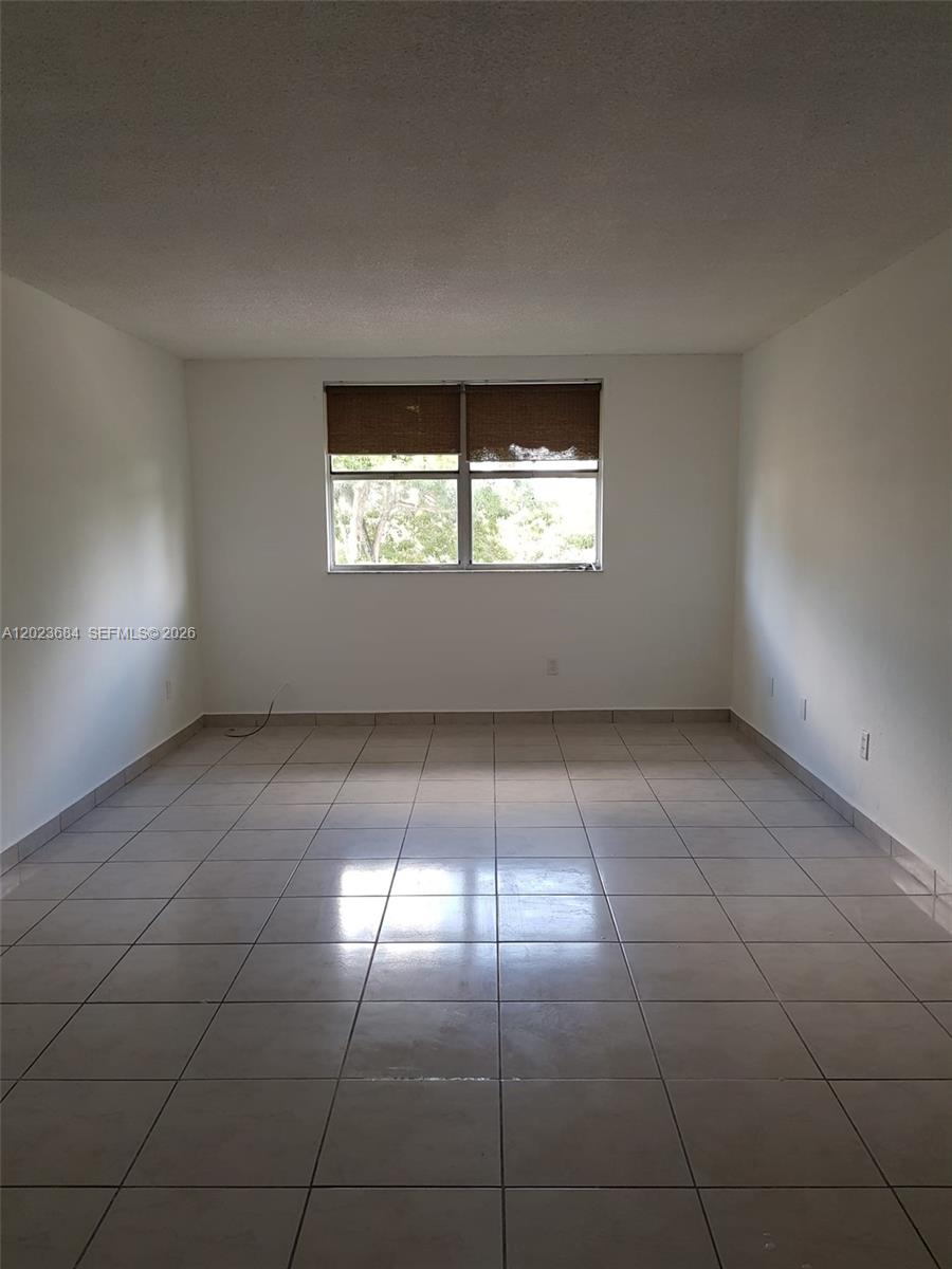 LAS ESTRELLAS CONDO - Residential Lease