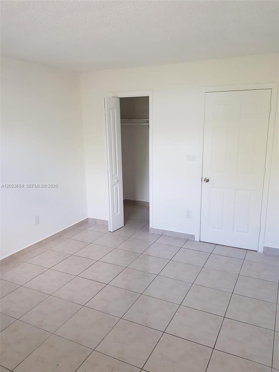 LAS ESTRELLAS CONDO - Residential Lease