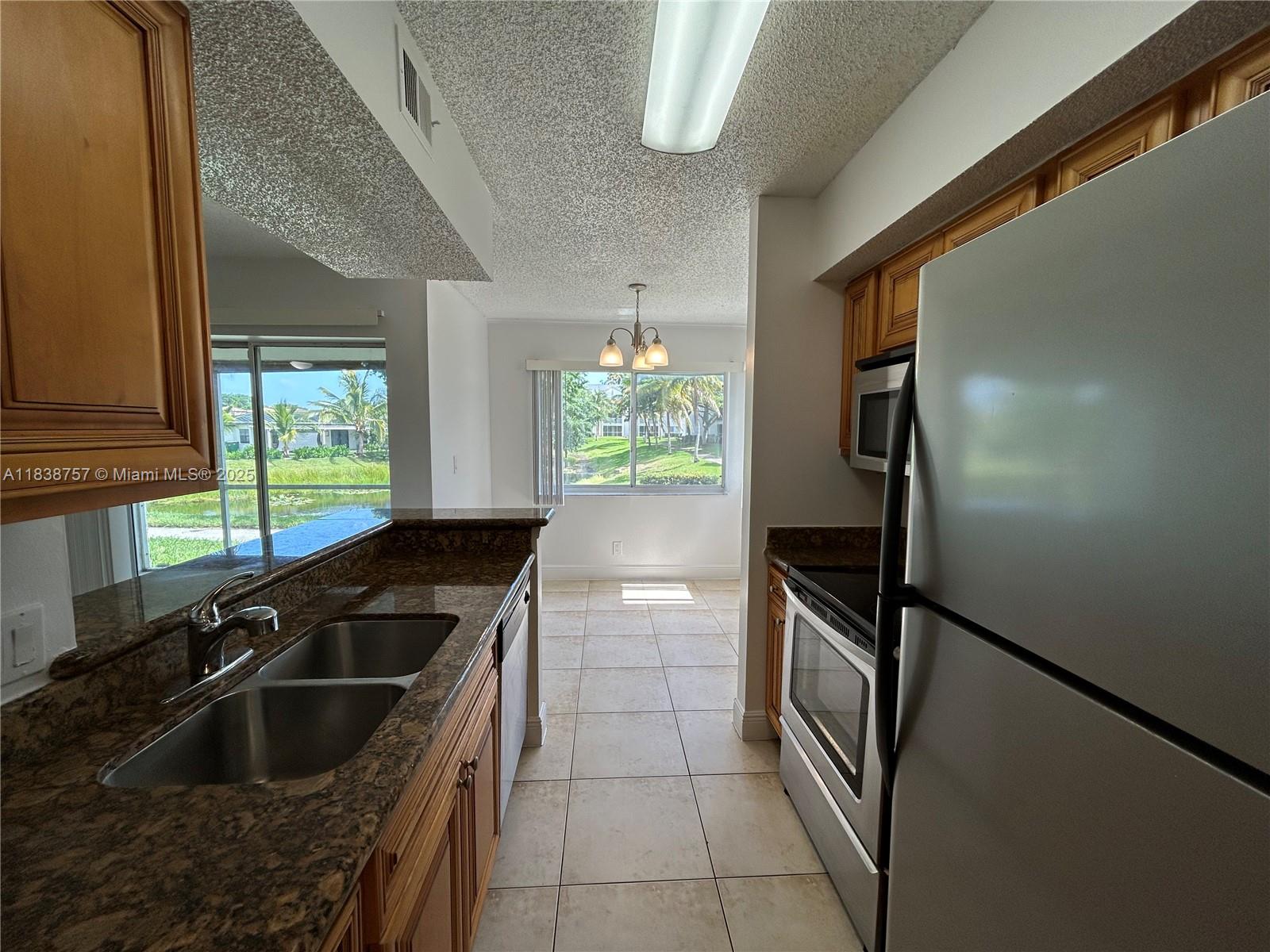 GATED COMMUNITY, BEAUTIFUL 1 BEDROOM / 1BATH FIRST FLOOR UNIT WITH LAKE VIEW AND WASHER / DRYER INSIDE THE UNIT. SPACIOUS FLOOR PLAN, WALK-IN CLOSET, GRANITE COUNTERS AND STAINLESS STEEL APPLIANCES. GATED COMMUNITY WITH BASKETBALL AND TENNIS COURTS, GYM, POOL, CLOSE TO TURNPIKE AND MAJOR ROADS. WATER/SEWER IS INCLUDED IN RENT.  ONE PET ALLOWED, MAX 40LBS (NO AGGRESSIVE BREED) - $250 NONREFUNDABLE PET FEE APPLIES. FUNDS REQUIRED TO MOVE-IN WILL BE EQUAL TO 3 MONTHS RENT. FAST APPROVAL