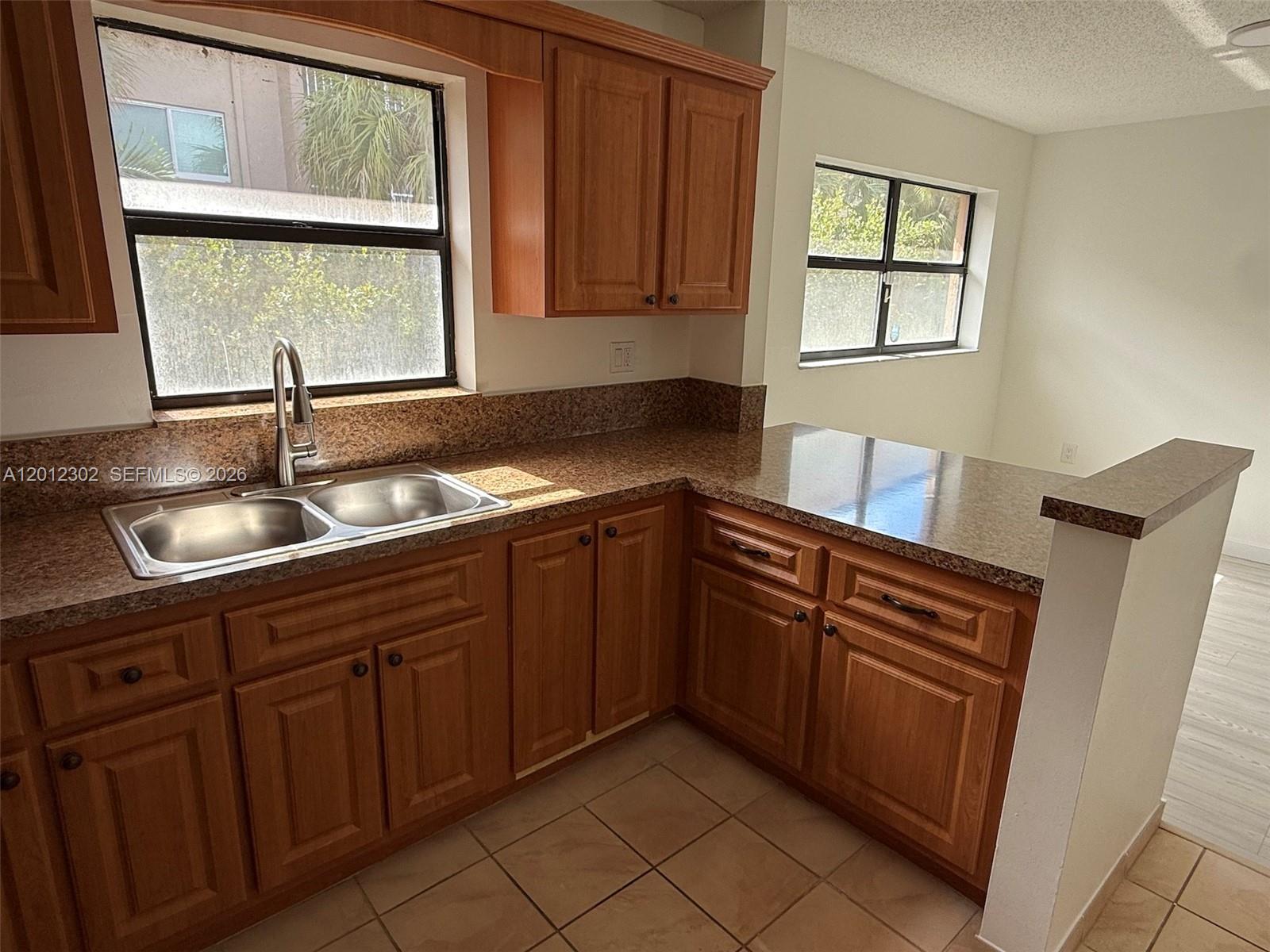 LAGUNA TROPICAL CONDO - Residential