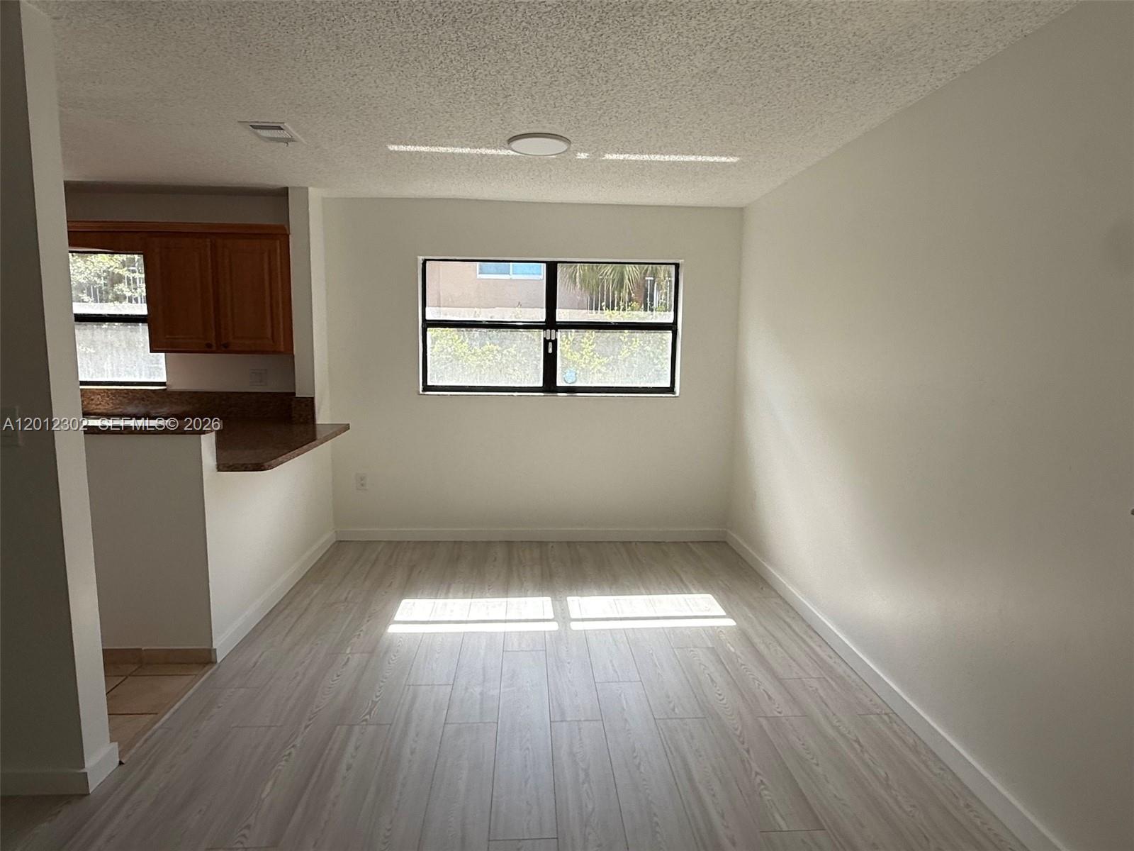 LAGUNA TROPICAL CONDO - Residential