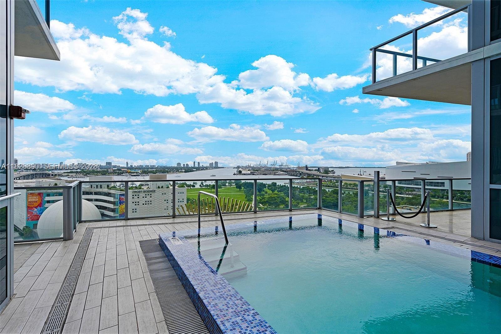 MARQUIS CONDO - Residential