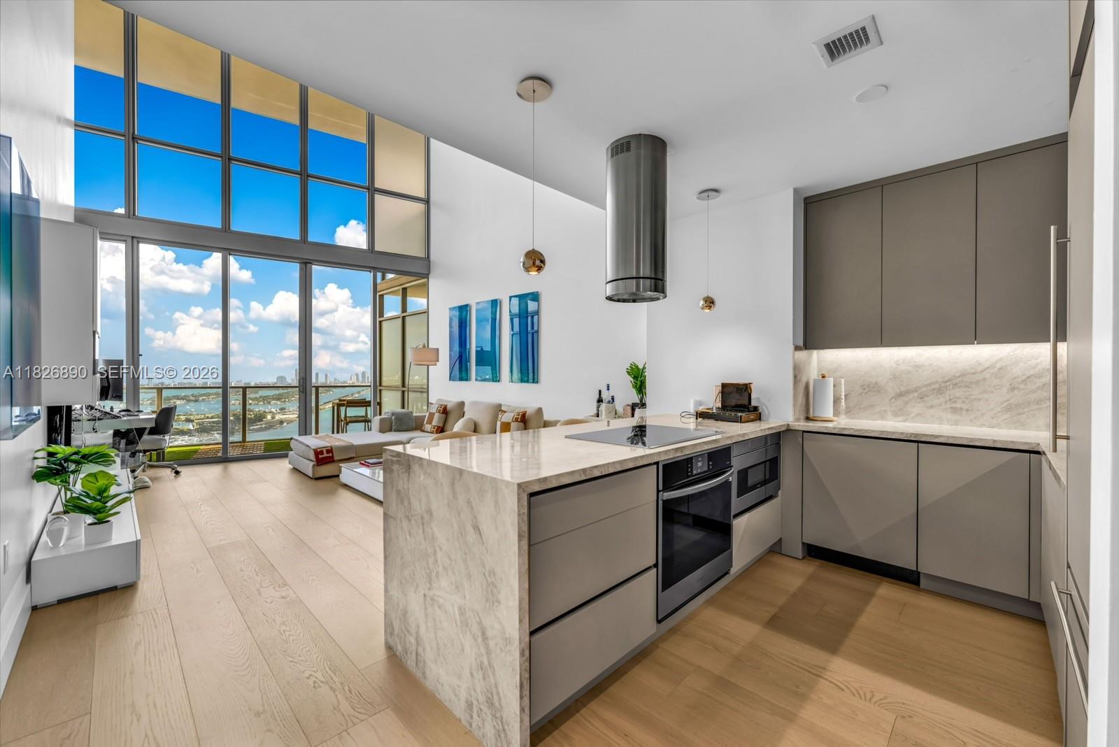 MARQUIS CONDO - Residential