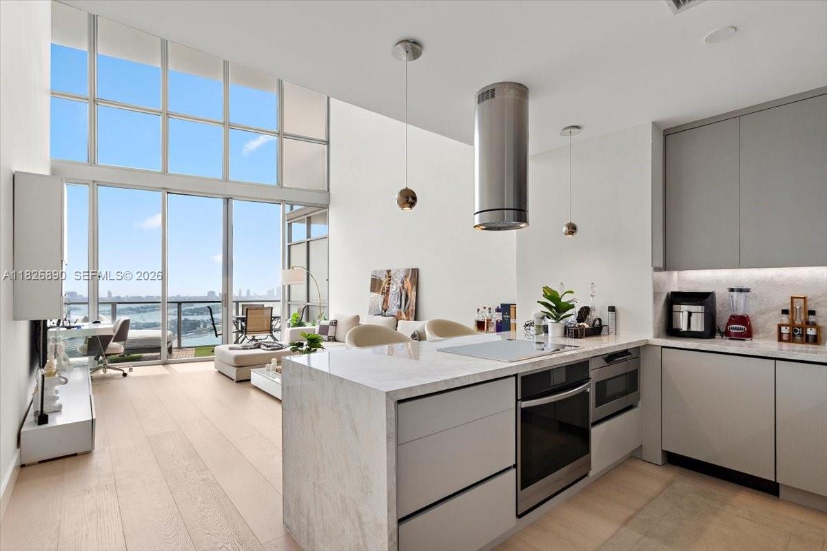 MARQUIS CONDO - Residential
