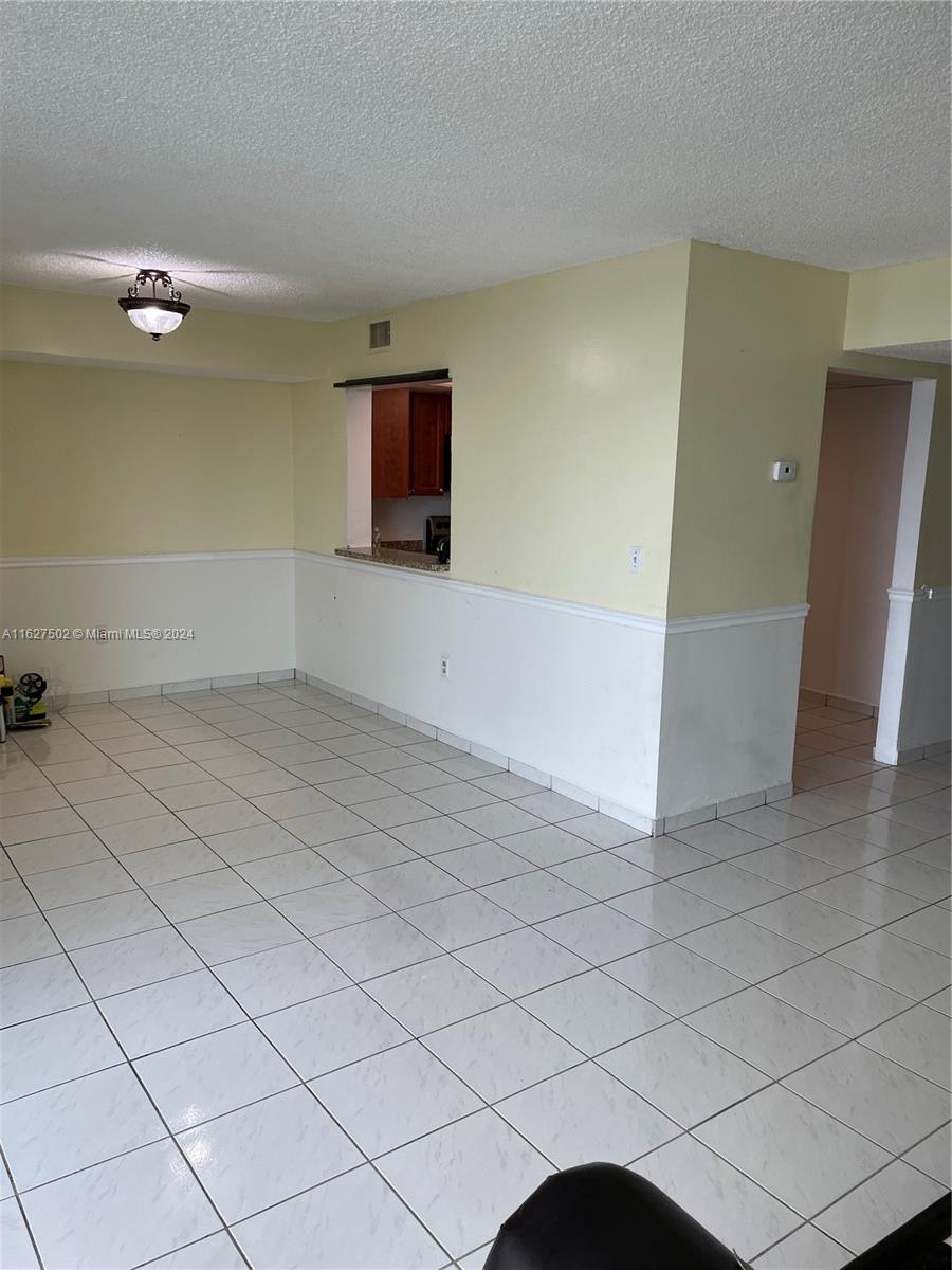 INTERNATIONAL TOWERS COND - Residential Lease