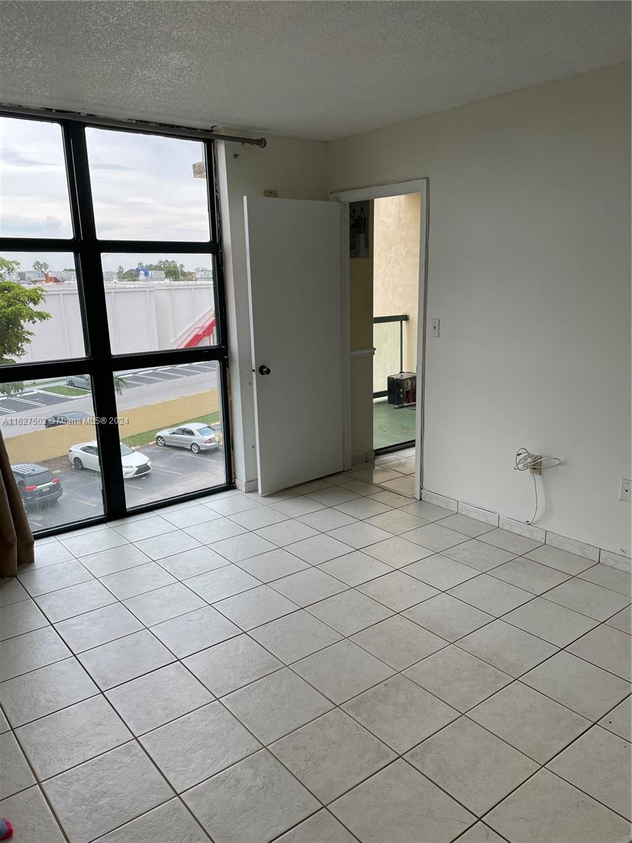 INTERNATIONAL TOWERS COND - Residential Lease