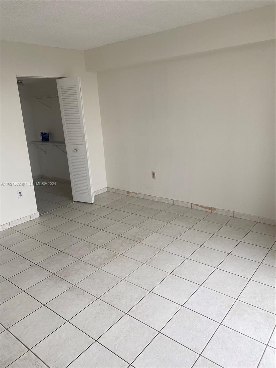 INTERNATIONAL TOWERS COND - Residential Lease