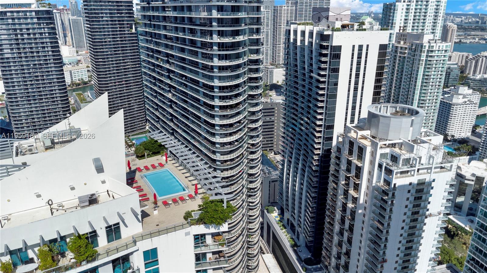 1100 MILLECENTO RESIDENCE - Residential
