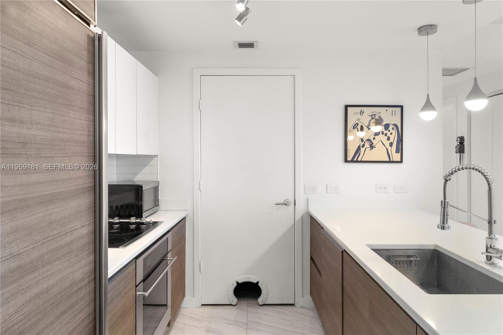 1100 MILLECENTO RESIDENCE - Residential