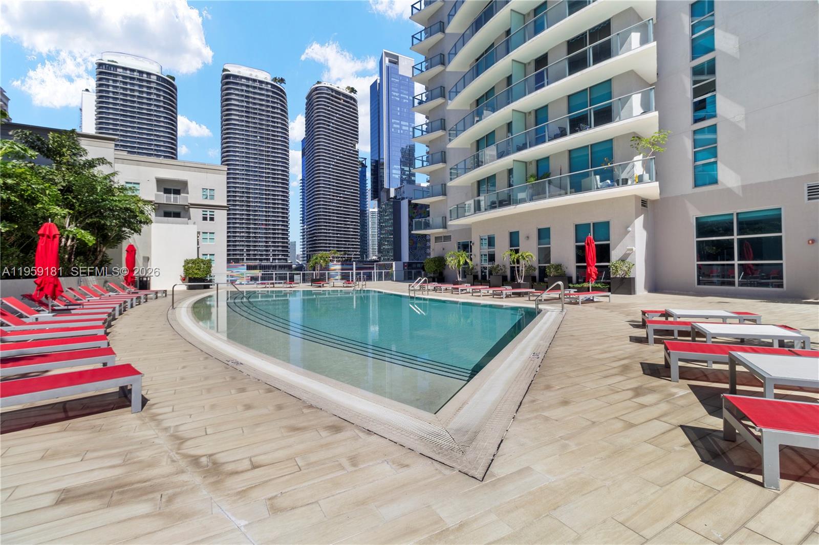1100 MILLECENTO RESIDENCE - Residential