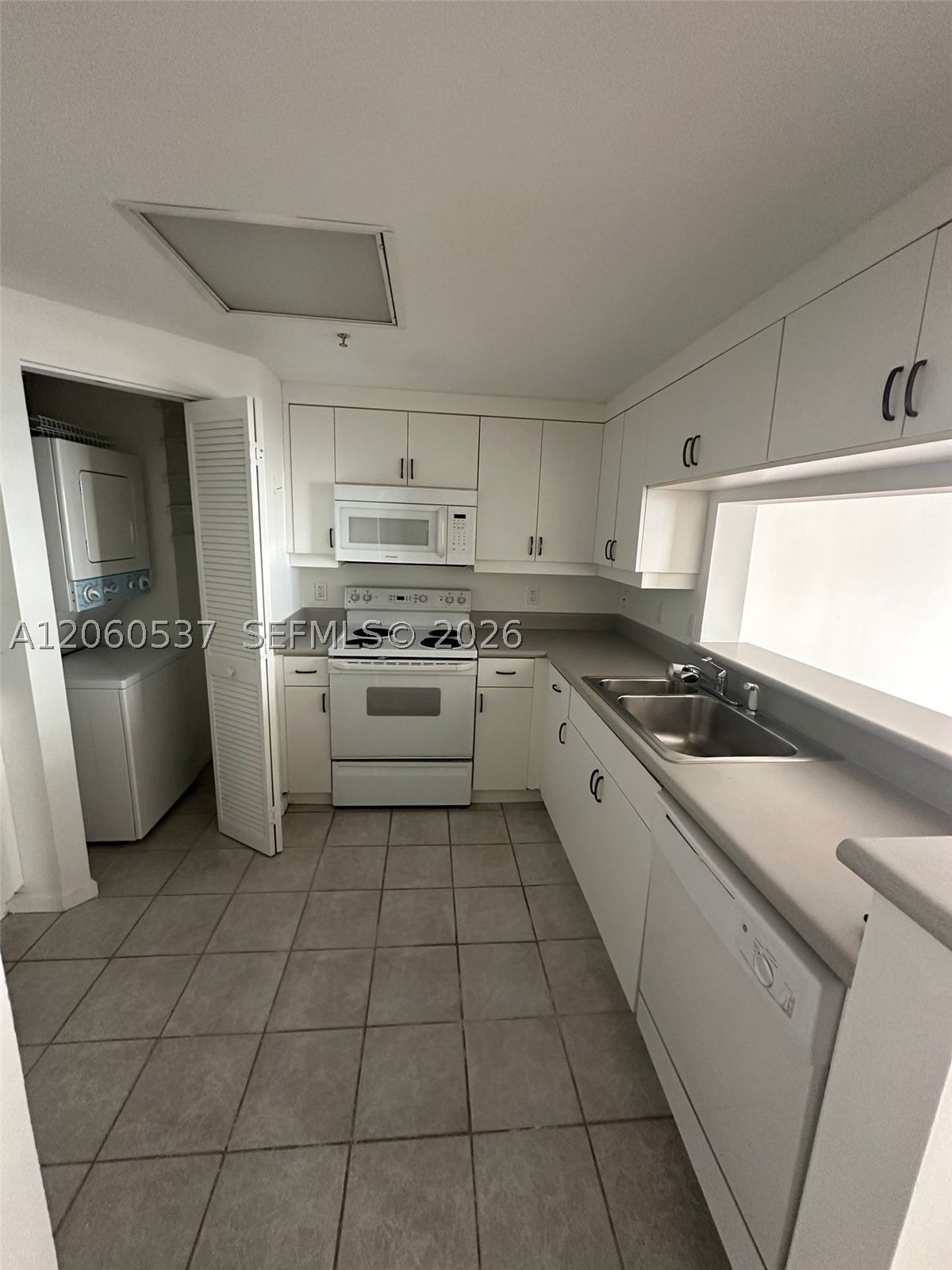 COURVOISIER COURTS CONDO - Residential