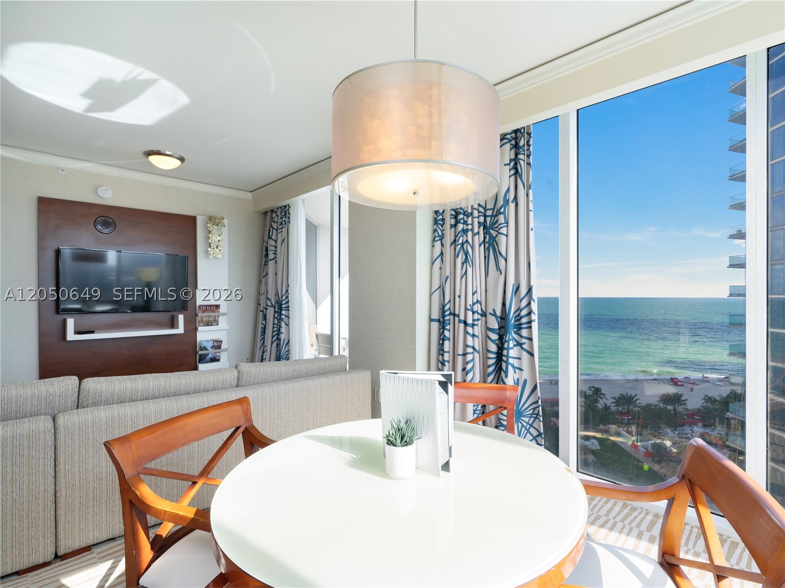 TRUMP INTERNATIONAL SONES - Residential