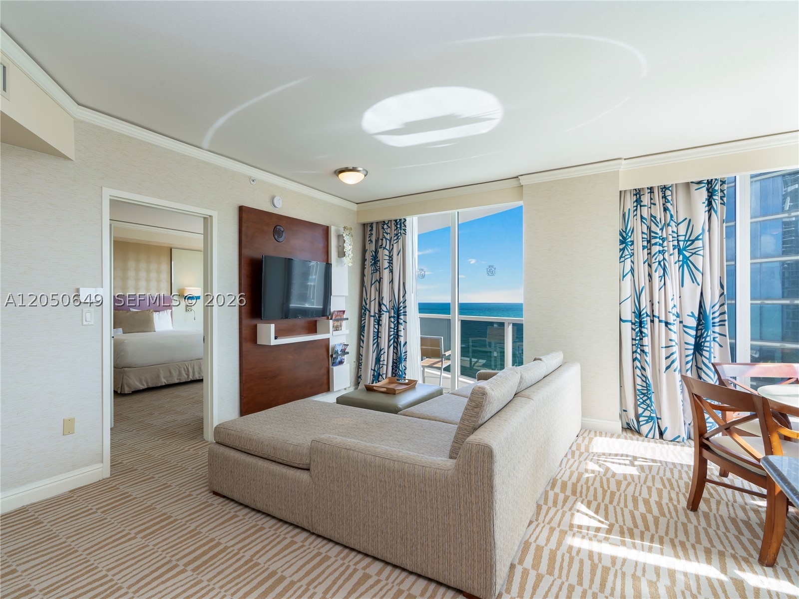 TRUMP INTERNATIONAL SONES - Residential