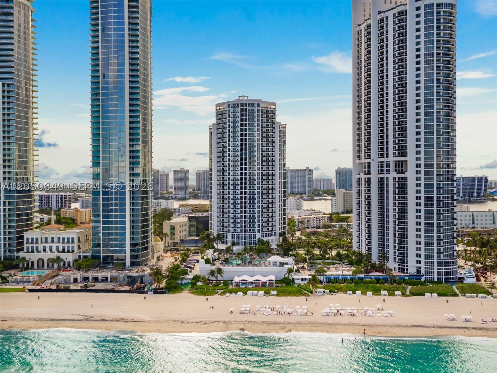 TRUMP INTERNATIONAL SONES - Residential