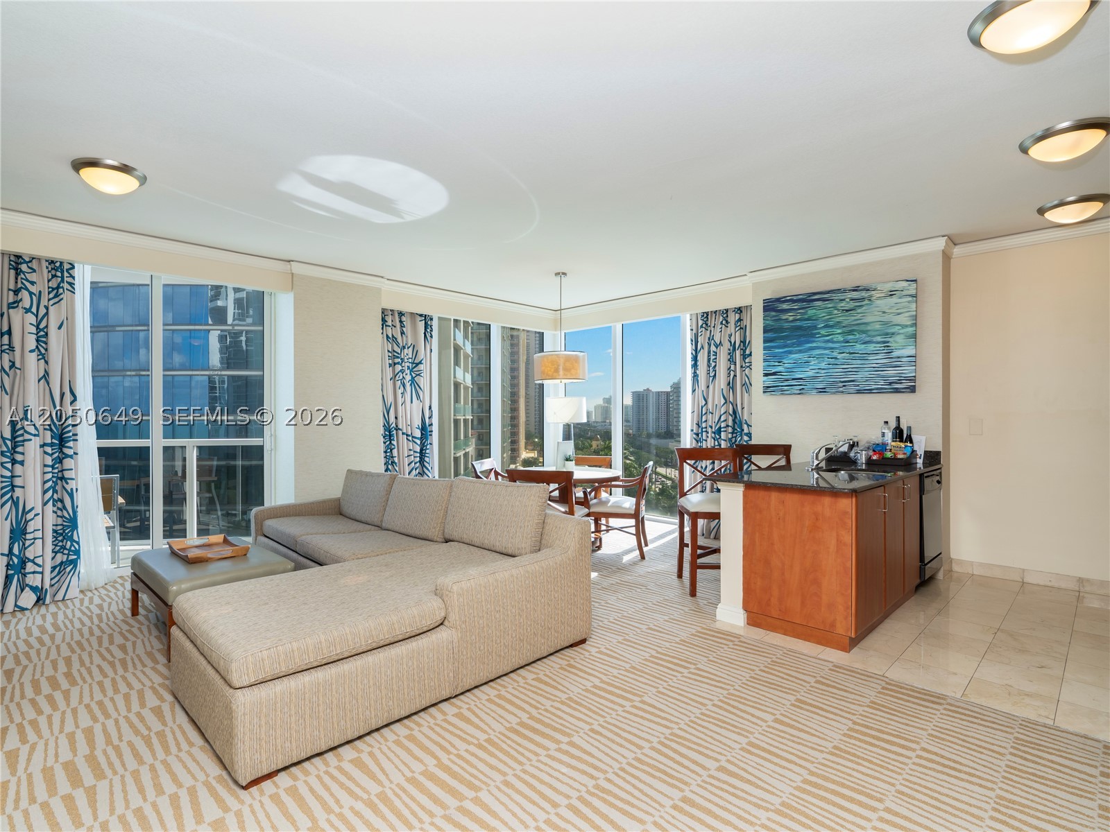 TRUMP INTERNATIONAL SONES - Residential