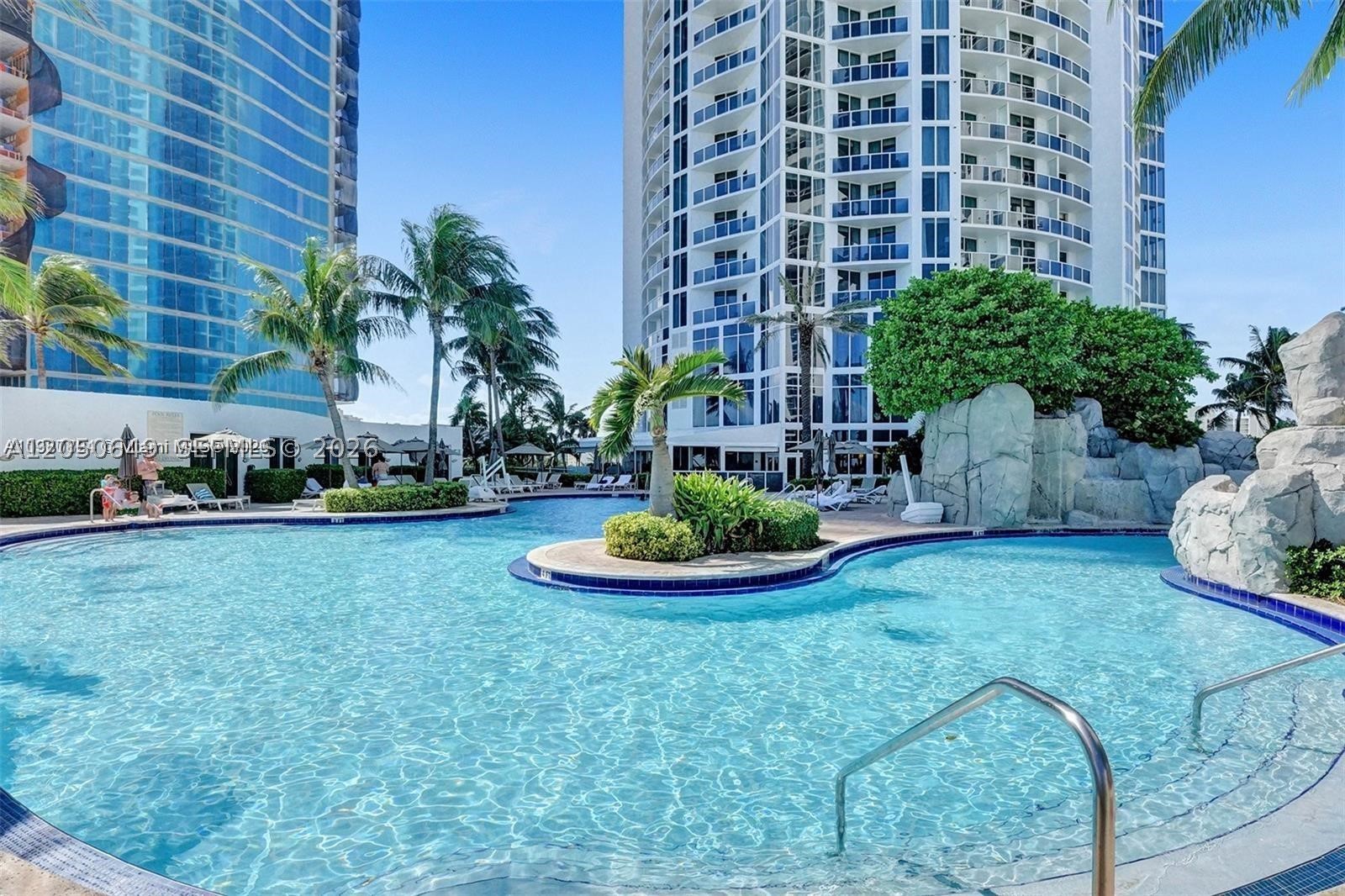TRUMP INTERNATIONAL SONES - Residential