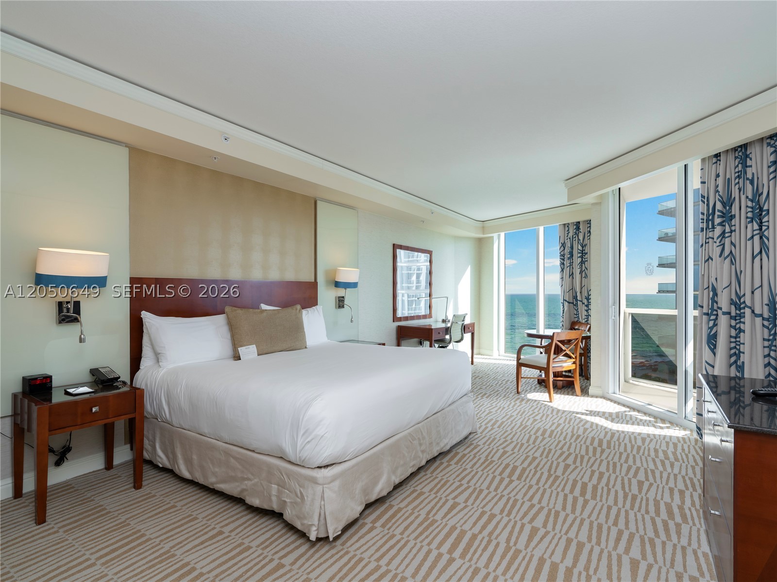 TRUMP INTERNATIONAL SONES - Residential