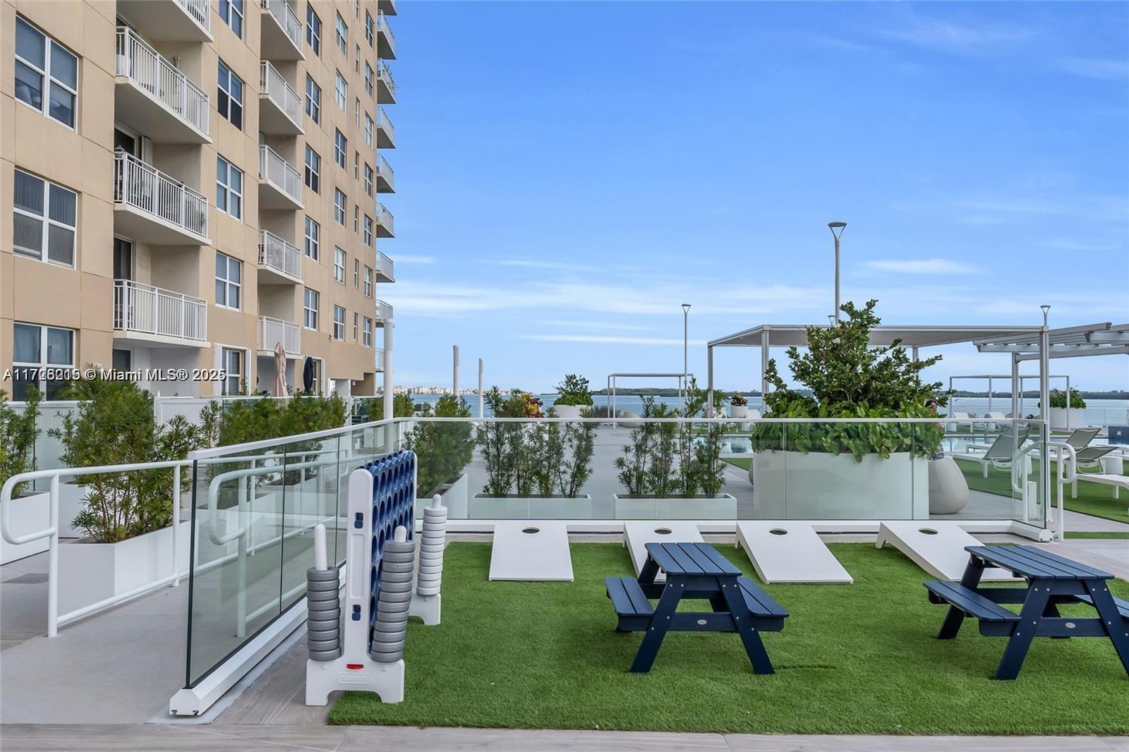 BRICKELL KEY - Residential Lease