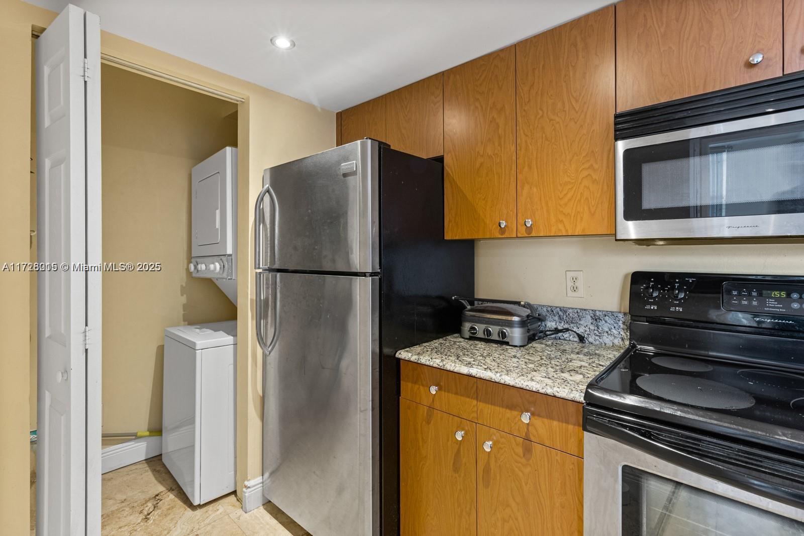 BRICKELL KEY - Residential Lease
