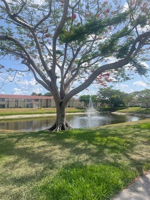 Beautiful 2/2 for sale in the wonderful city of Coral springs and near to many fabulous places.