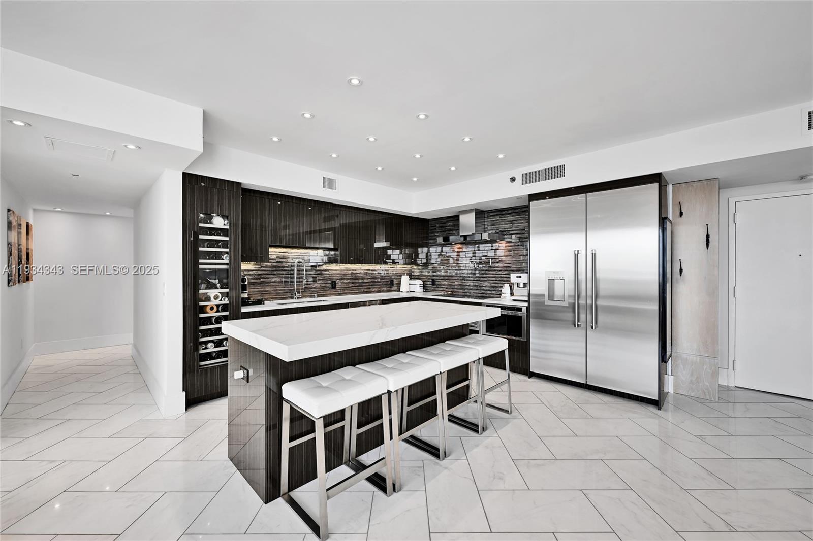 BEACH CLUB CONDO - Residential