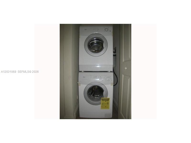 VERANDA CONDO - Residential Lease