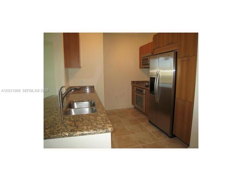 VERANDA CONDO - Residential Lease