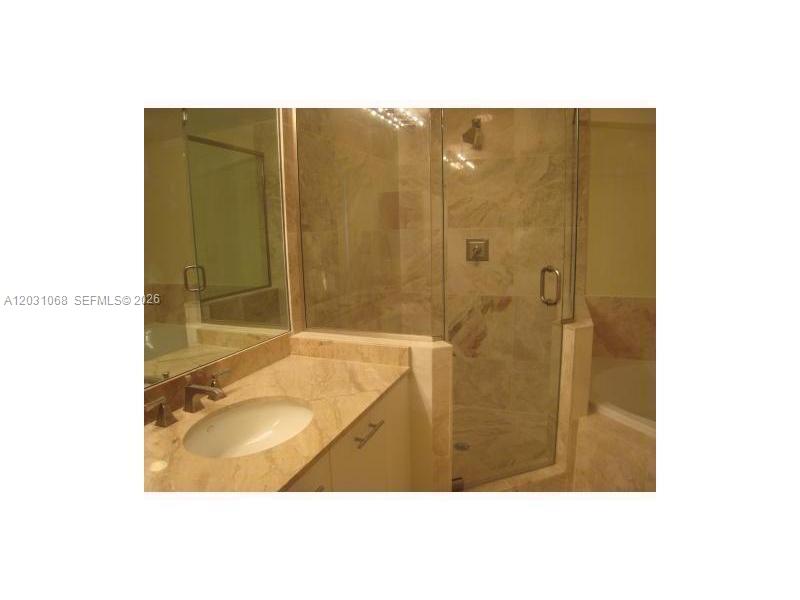 VERANDA CONDO - Residential Lease