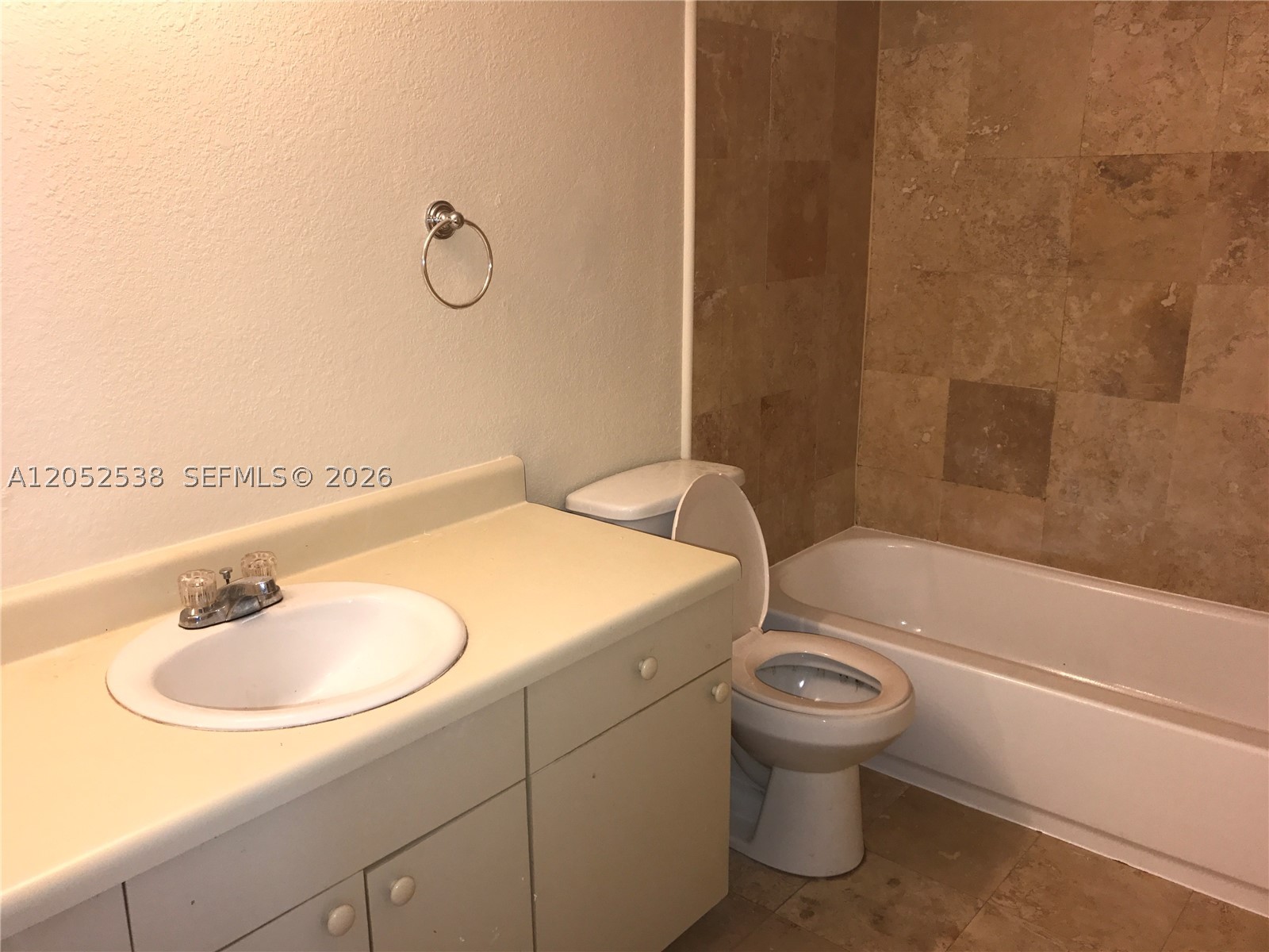 ISLES AT LAGO MAR CONDO - Residential Lease