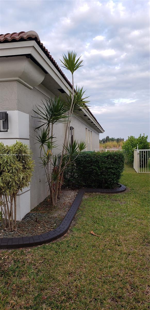 SUNSET LAKES PLAT TWO - Residential