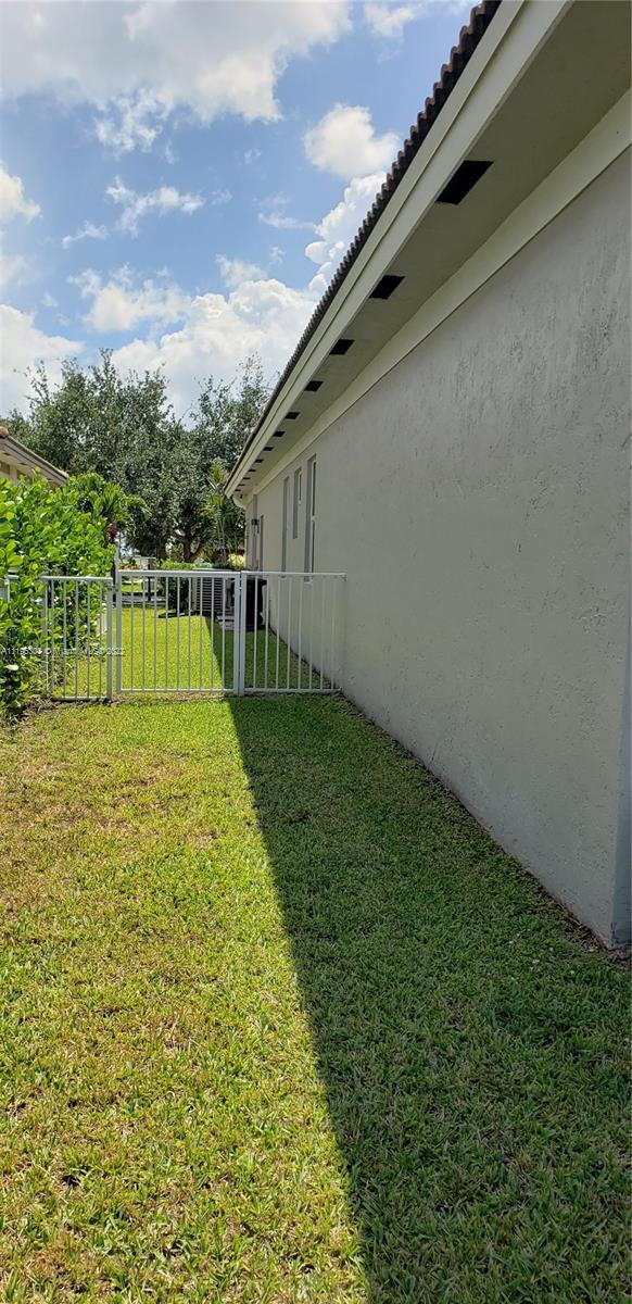 SUNSET LAKES PLAT TWO - Residential