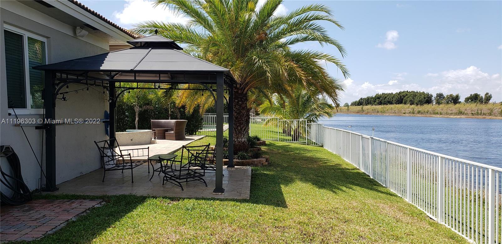 SUNSET LAKES PLAT TWO - Residential