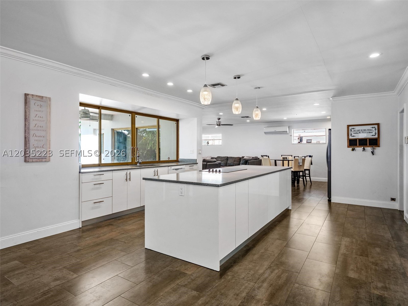 EMERALD HILLS - Residential