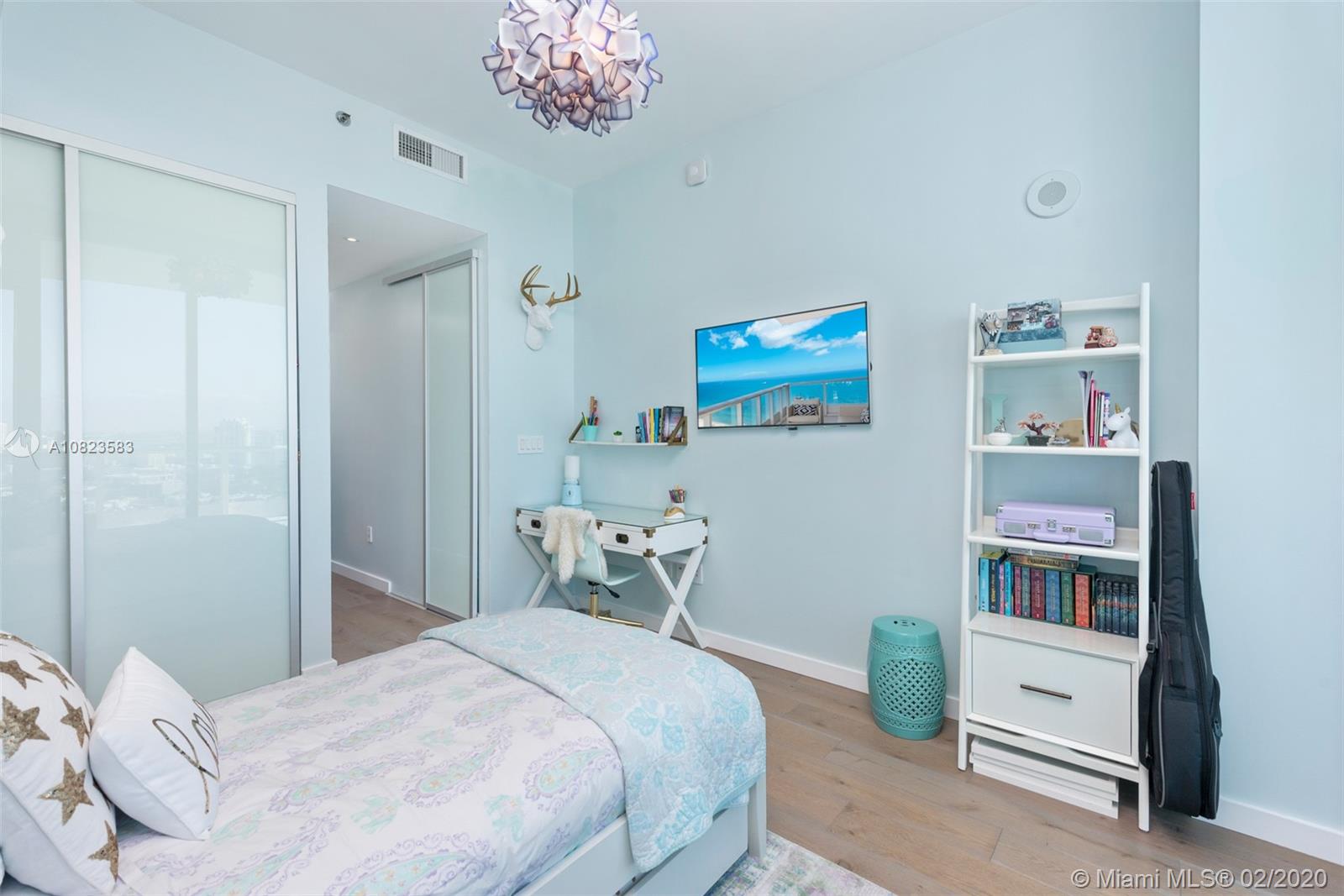 CONTINUUM ON SOUTH BEACH - Residential
