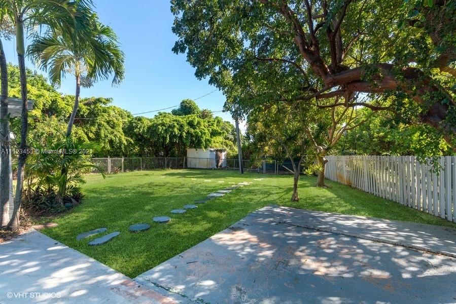 BISCAYNE LAWN EXTENSION - Residential