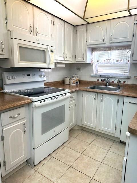 HOLLYBROOK GOLF AND - Residential Lease