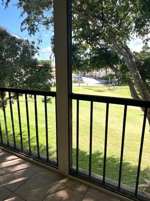 HOLLYBROOK GOLF AND - Residential Lease