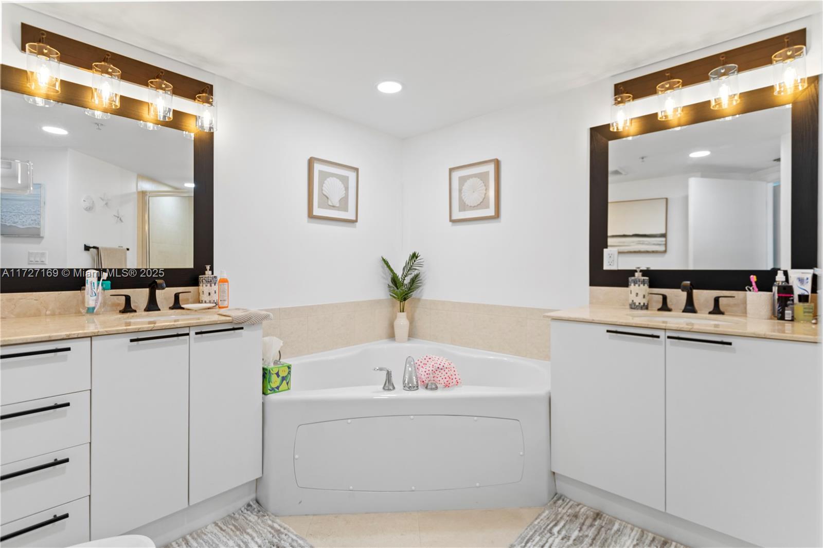 LA PERLA CONDO - Residential
