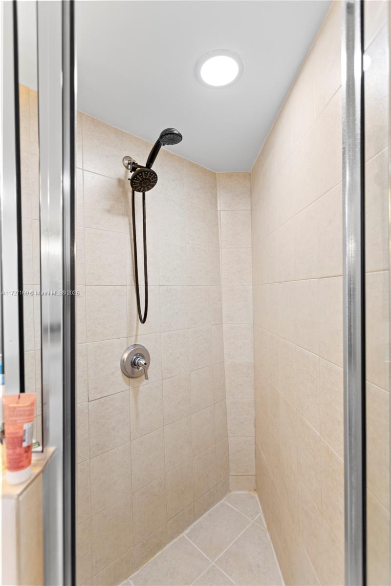 LA PERLA CONDO - Residential