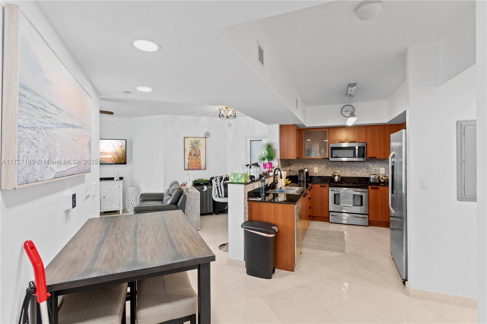 LA PERLA CONDO - Residential