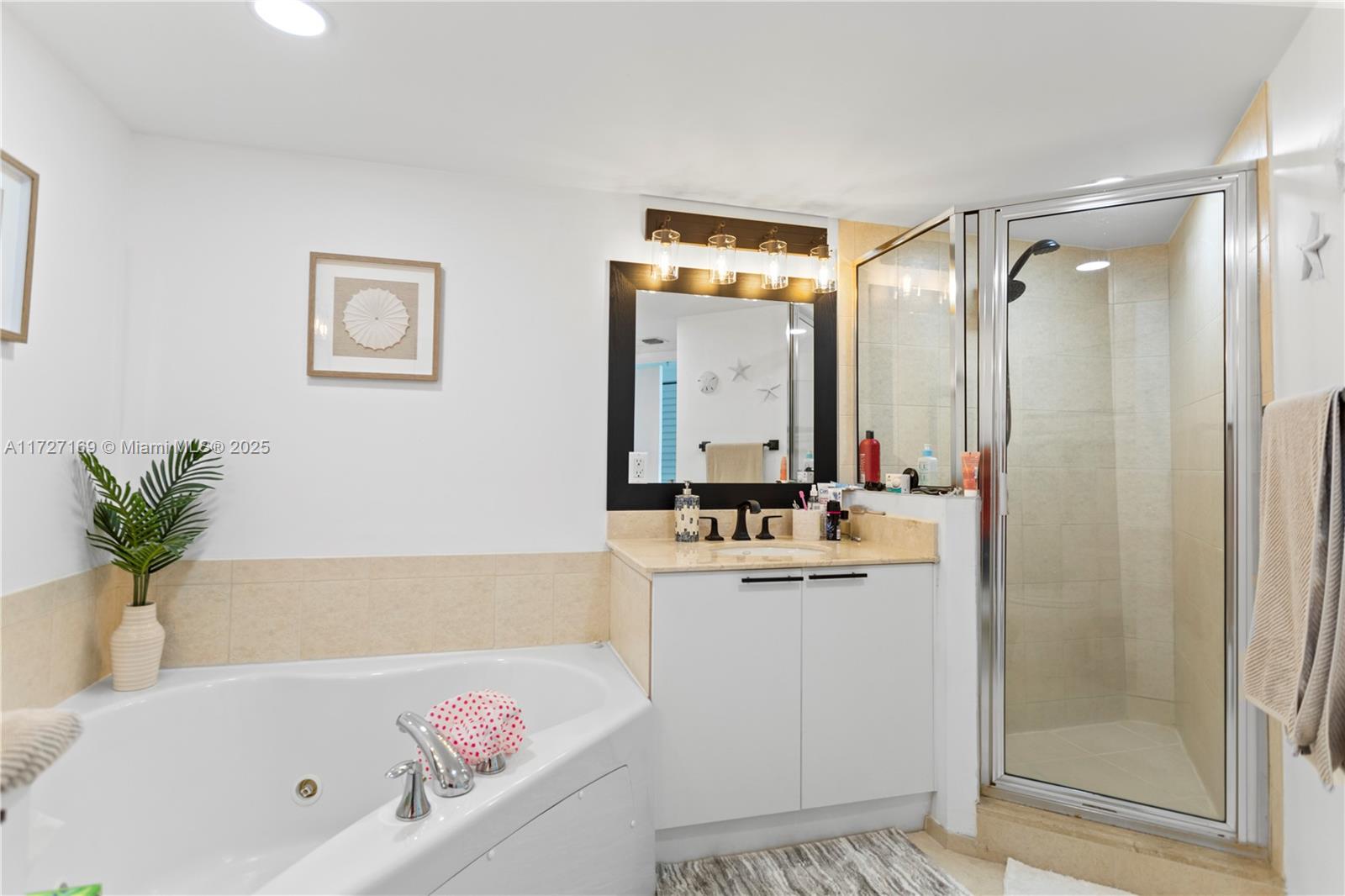 LA PERLA CONDO - Residential