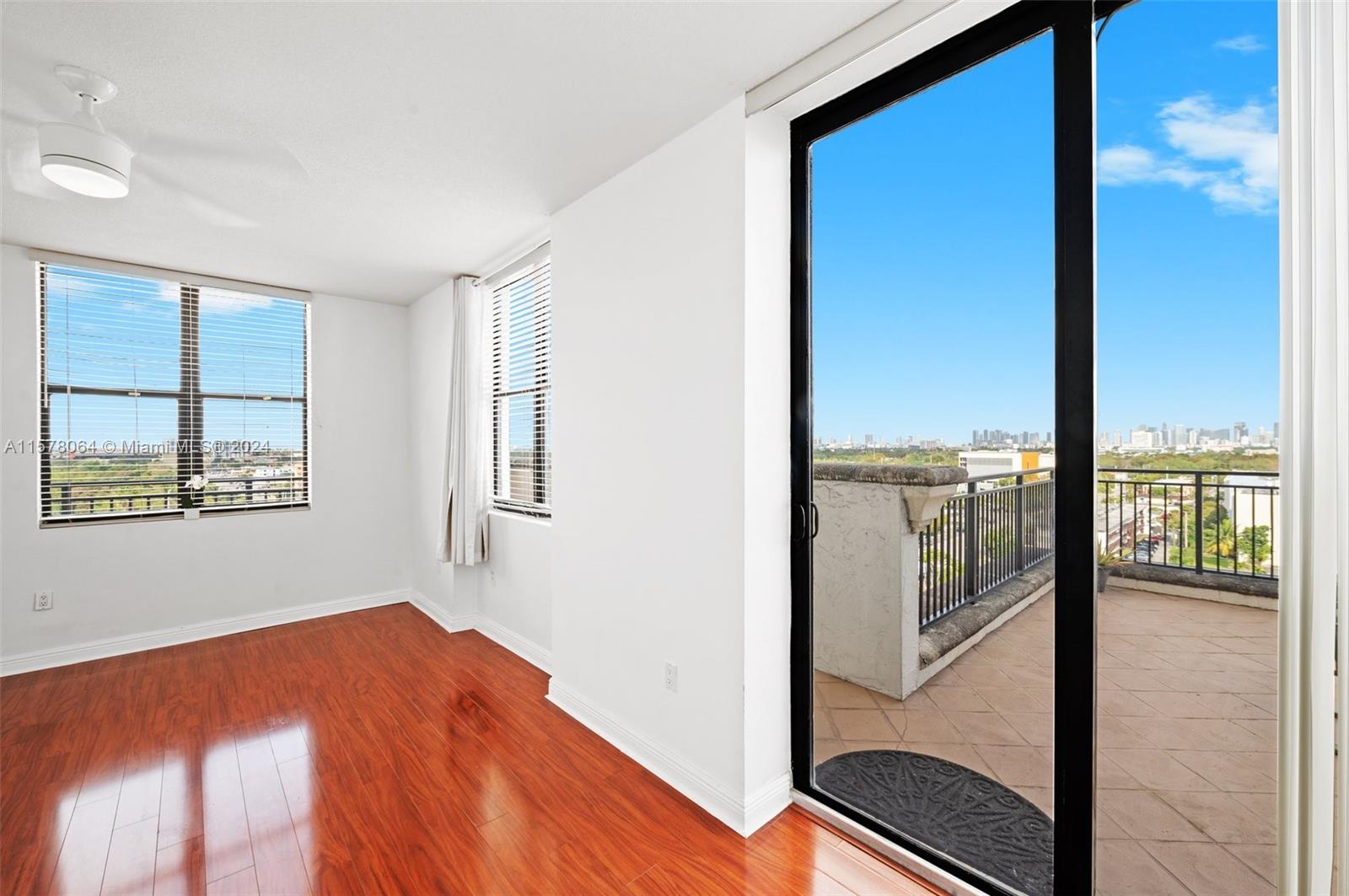 PUERTA DE PALMAS CONDO - Residential Lease