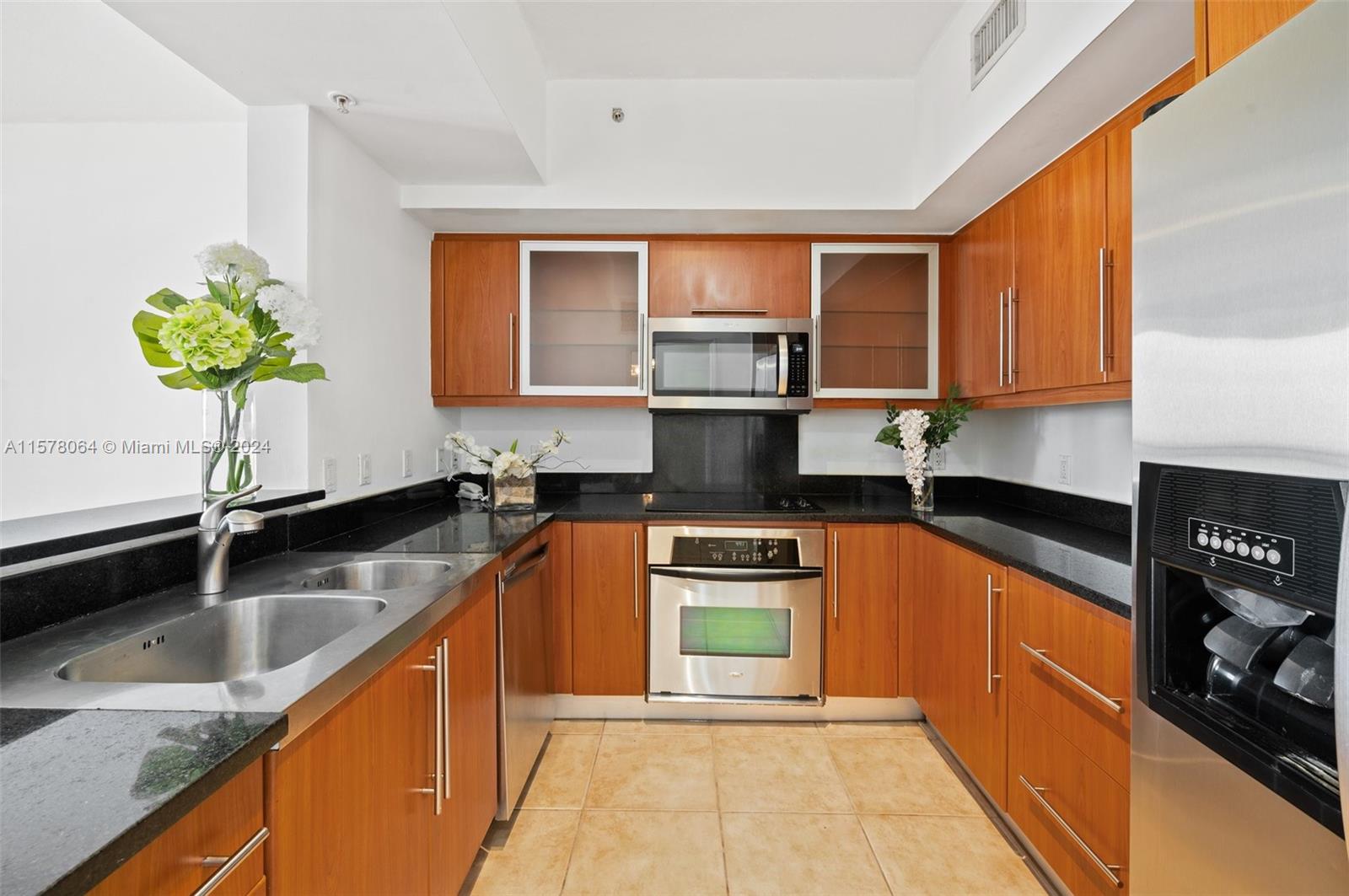 PUERTA DE PALMAS CONDO - Residential Lease