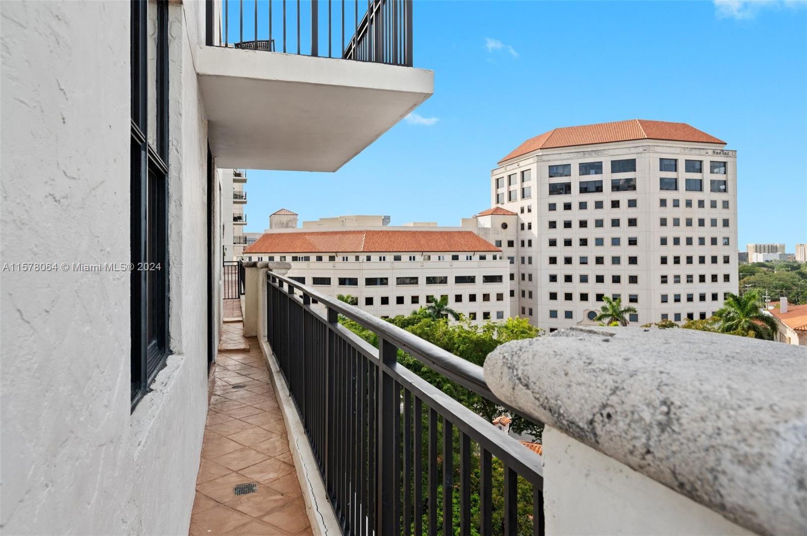 PUERTA DE PALMAS CONDO - Residential Lease