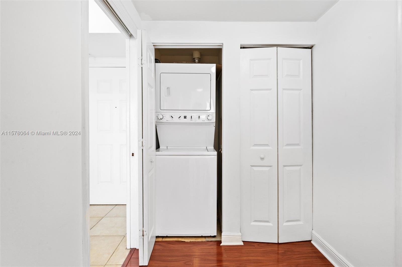 PUERTA DE PALMAS CONDO - Residential Lease