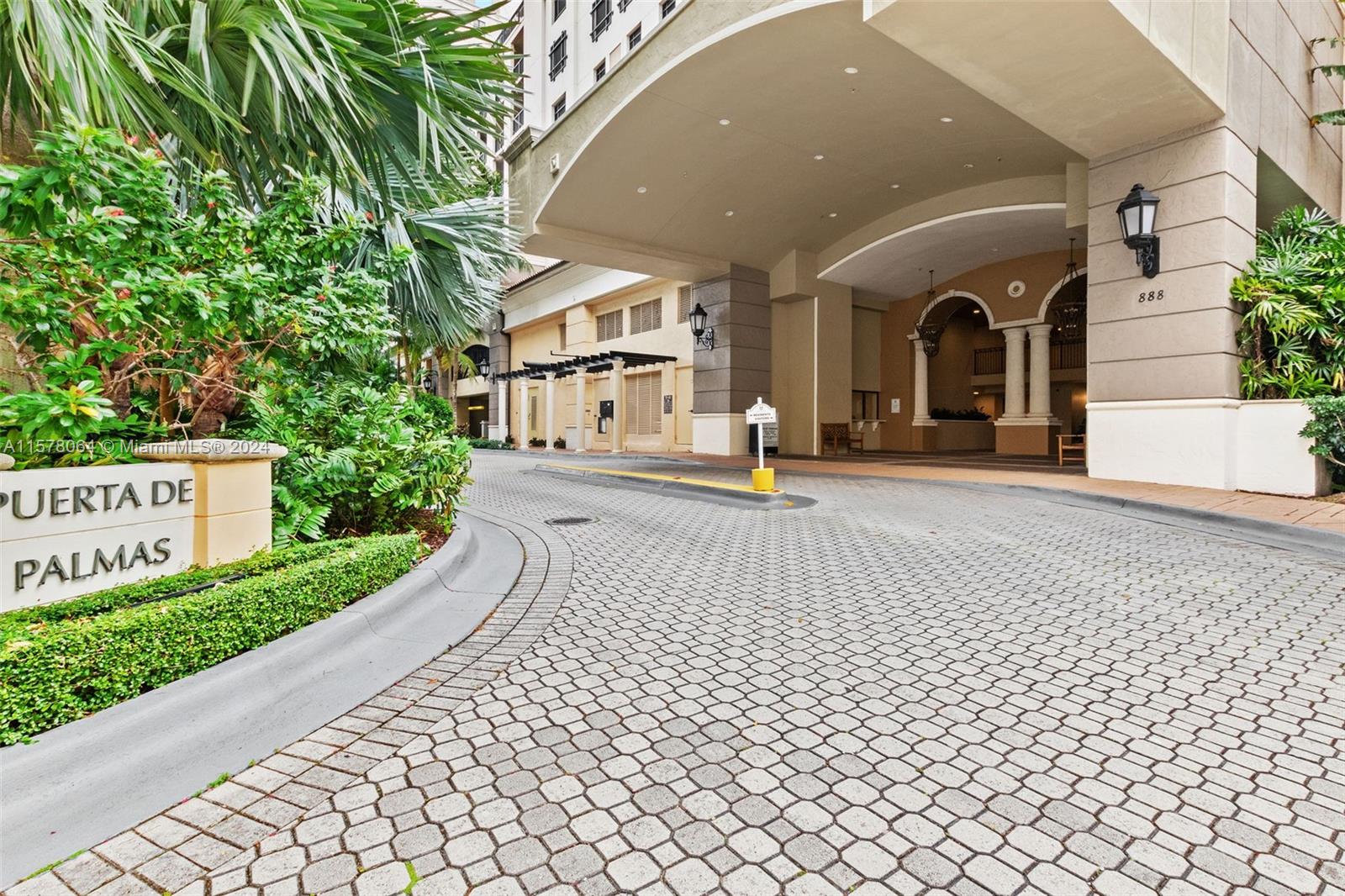 PUERTA DE PALMAS CONDO - Residential Lease