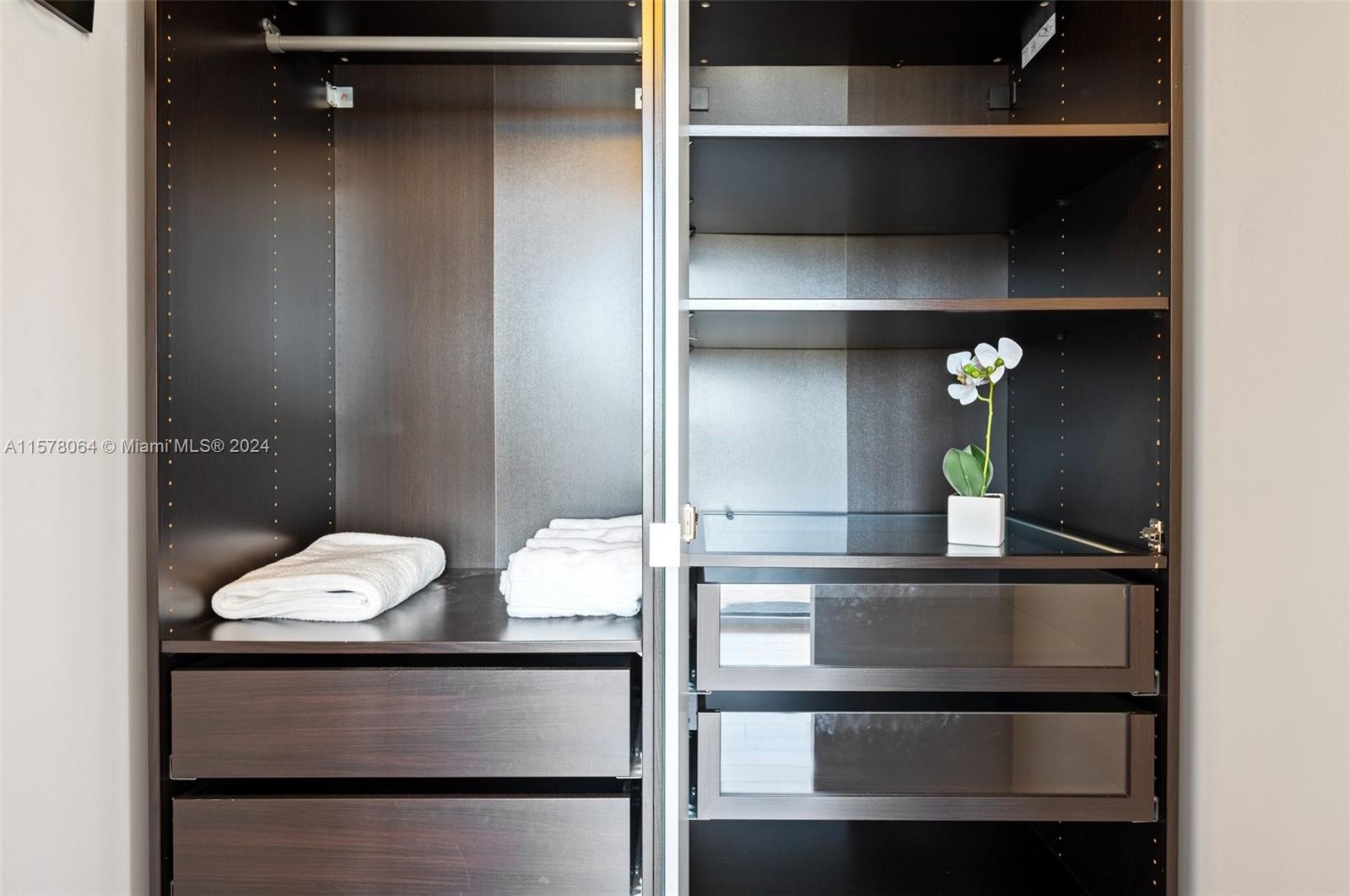PUERTA DE PALMAS CONDO - Residential Lease