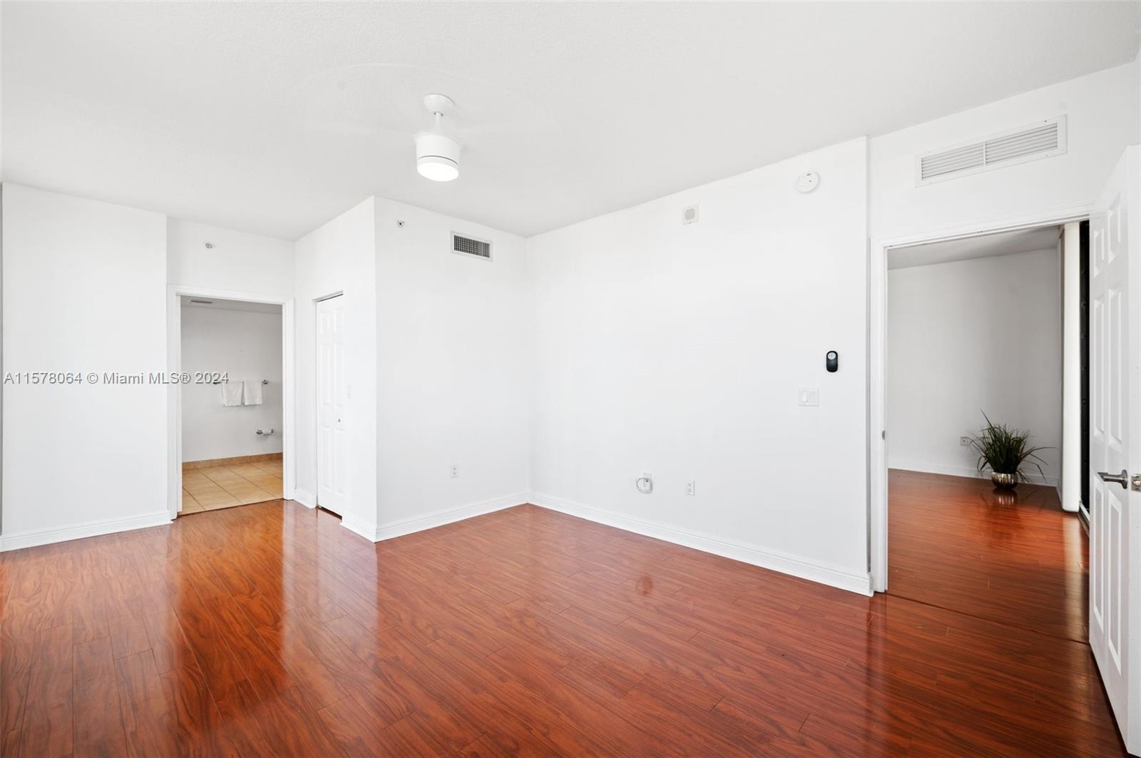 PUERTA DE PALMAS CONDO - Residential Lease
