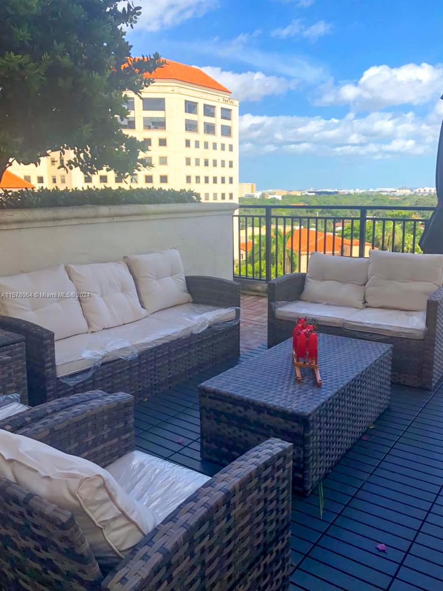 PUERTA DE PALMAS CONDO - Residential Lease